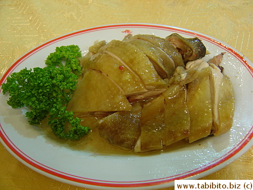 Very very delicious Hakka Salt Cooked Chicken, the meat was moist and the skin crunchy, and the chicken was seasoned perfectly