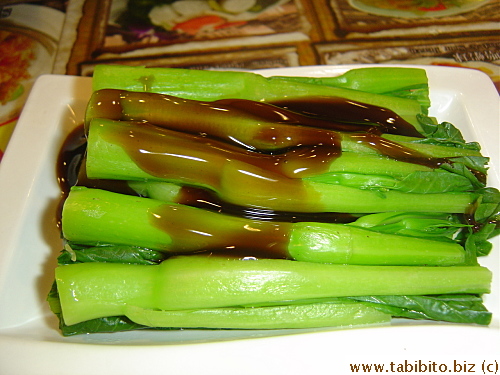 Blanched Choi sum with oyster sauce HK$16/US$2