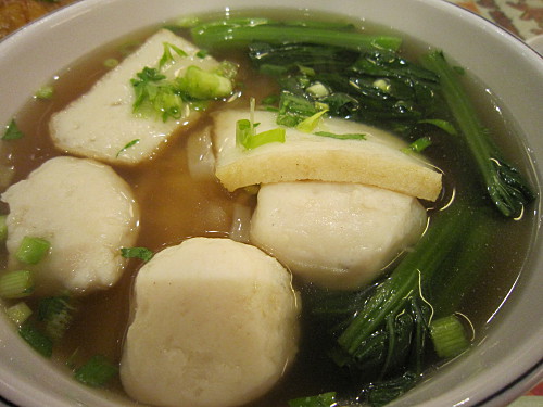Fish balls and fish slices noodles HK$34/US$4.3